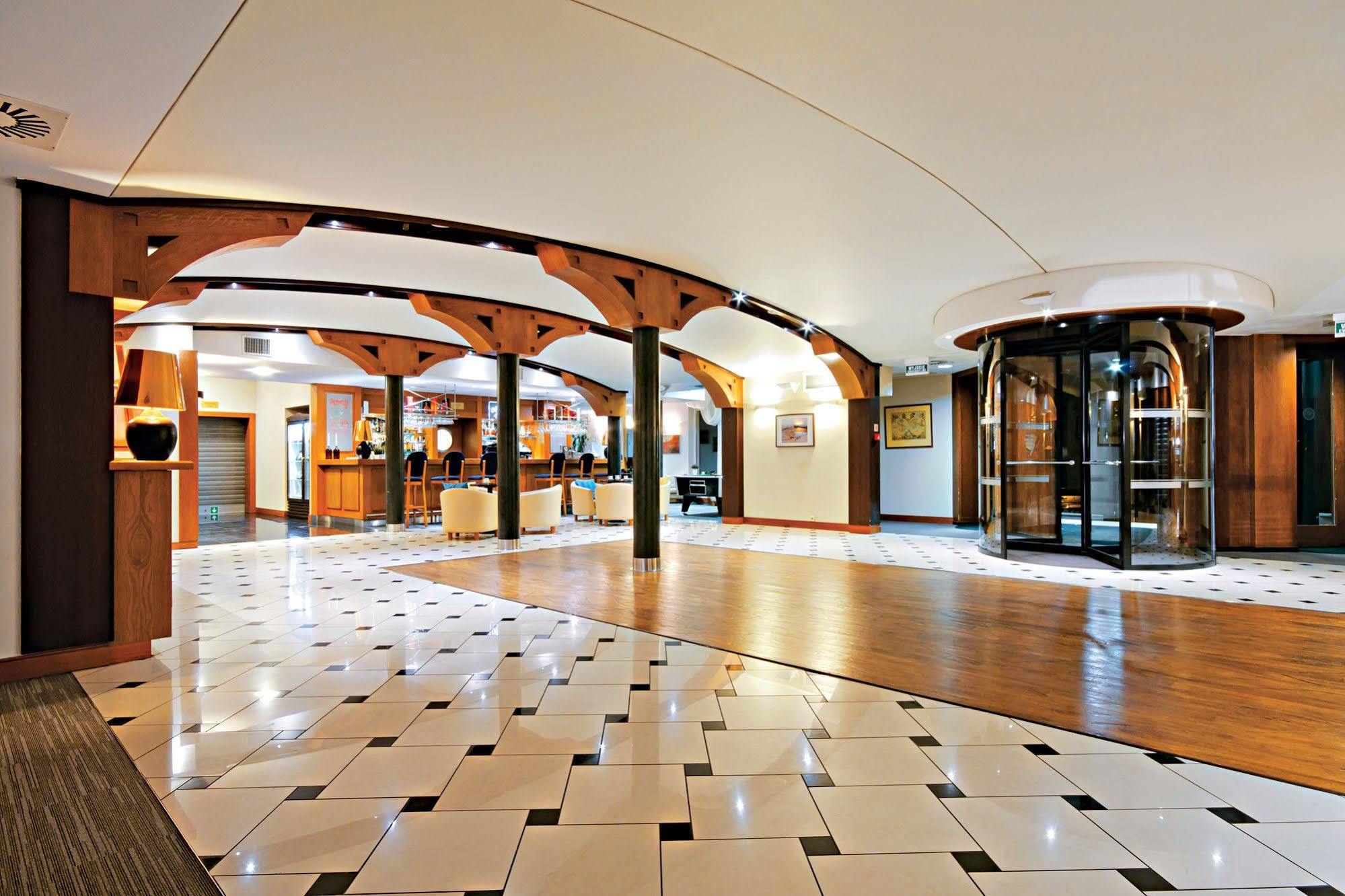 Leba Hotel & Spa מראה חיצוני תמונה