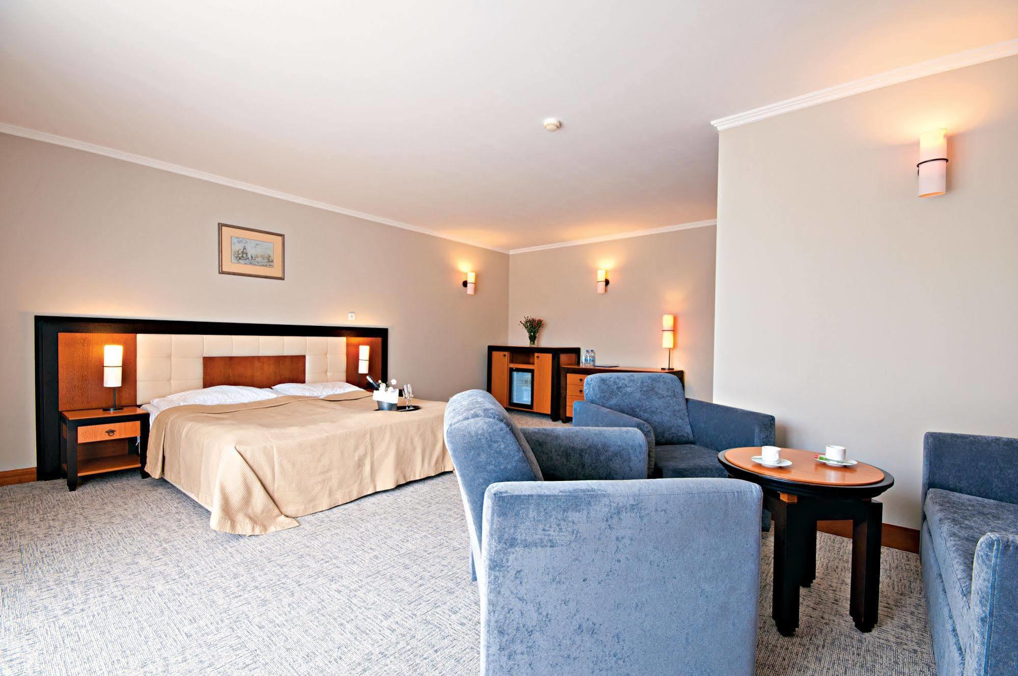 Leba Hotel & Spa מראה חיצוני תמונה