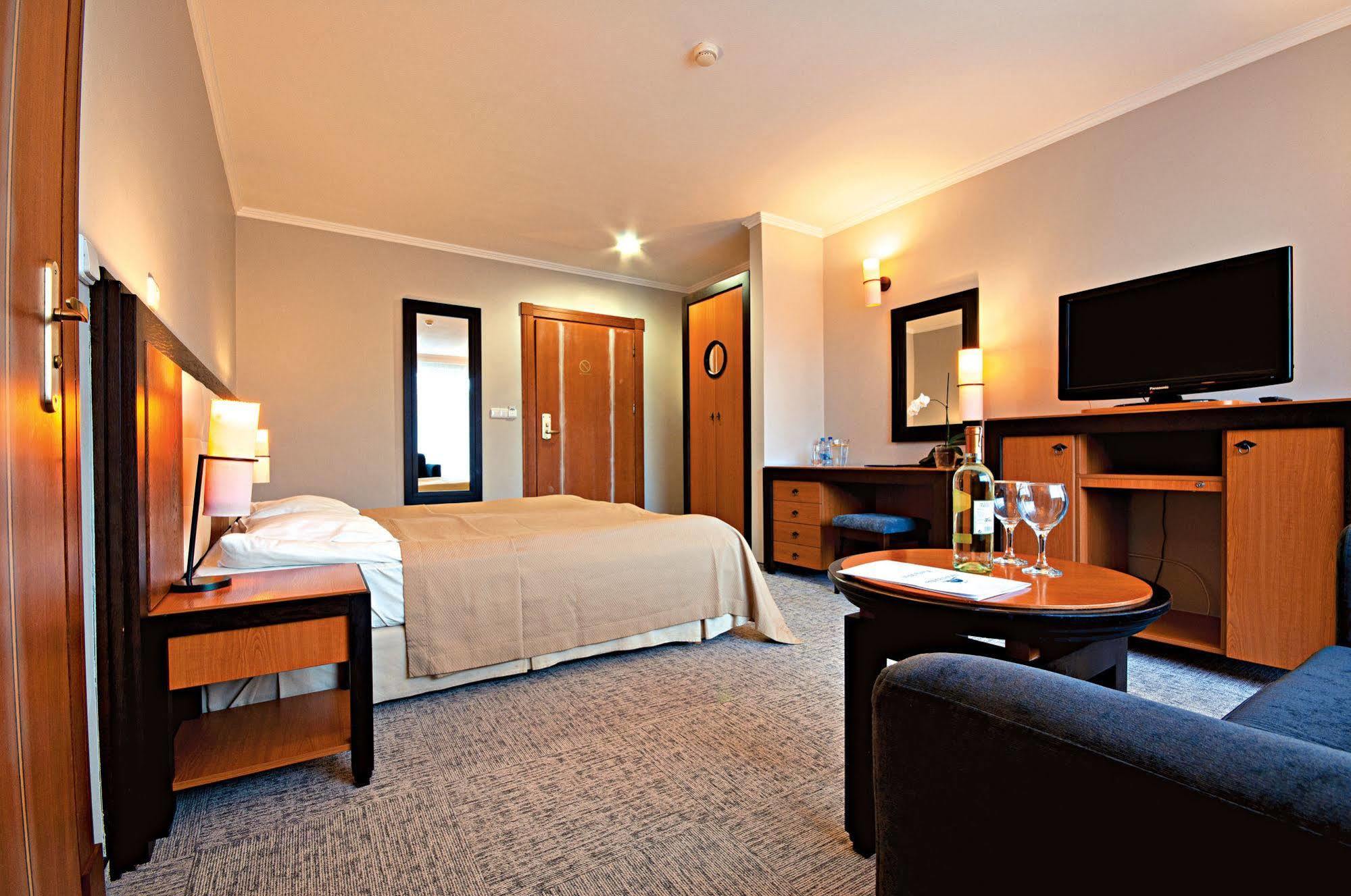 Leba Hotel & Spa מראה חיצוני תמונה