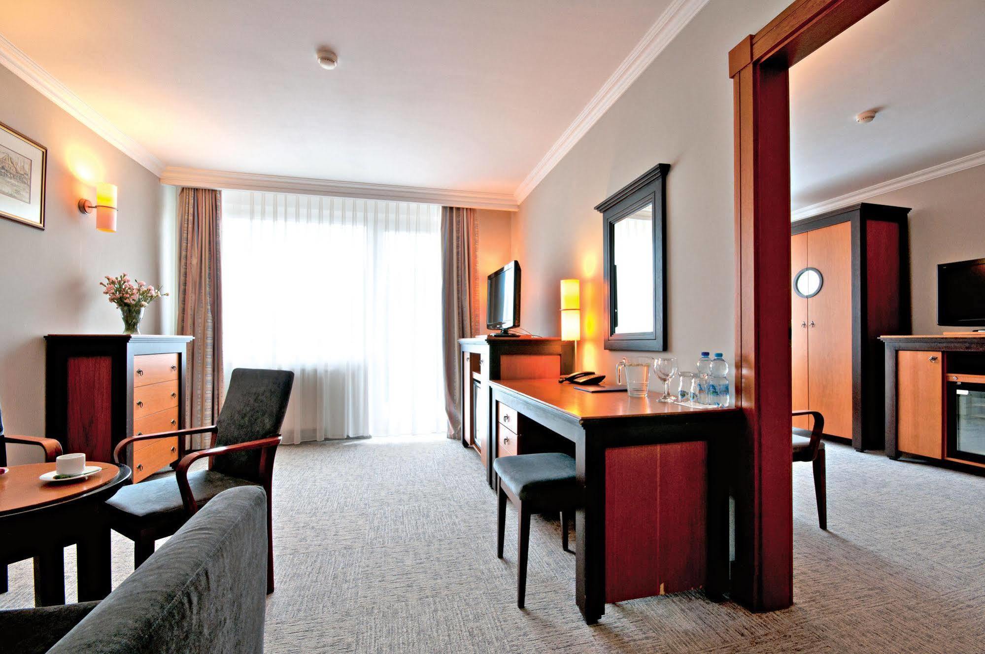 Leba Hotel & Spa מראה חיצוני תמונה