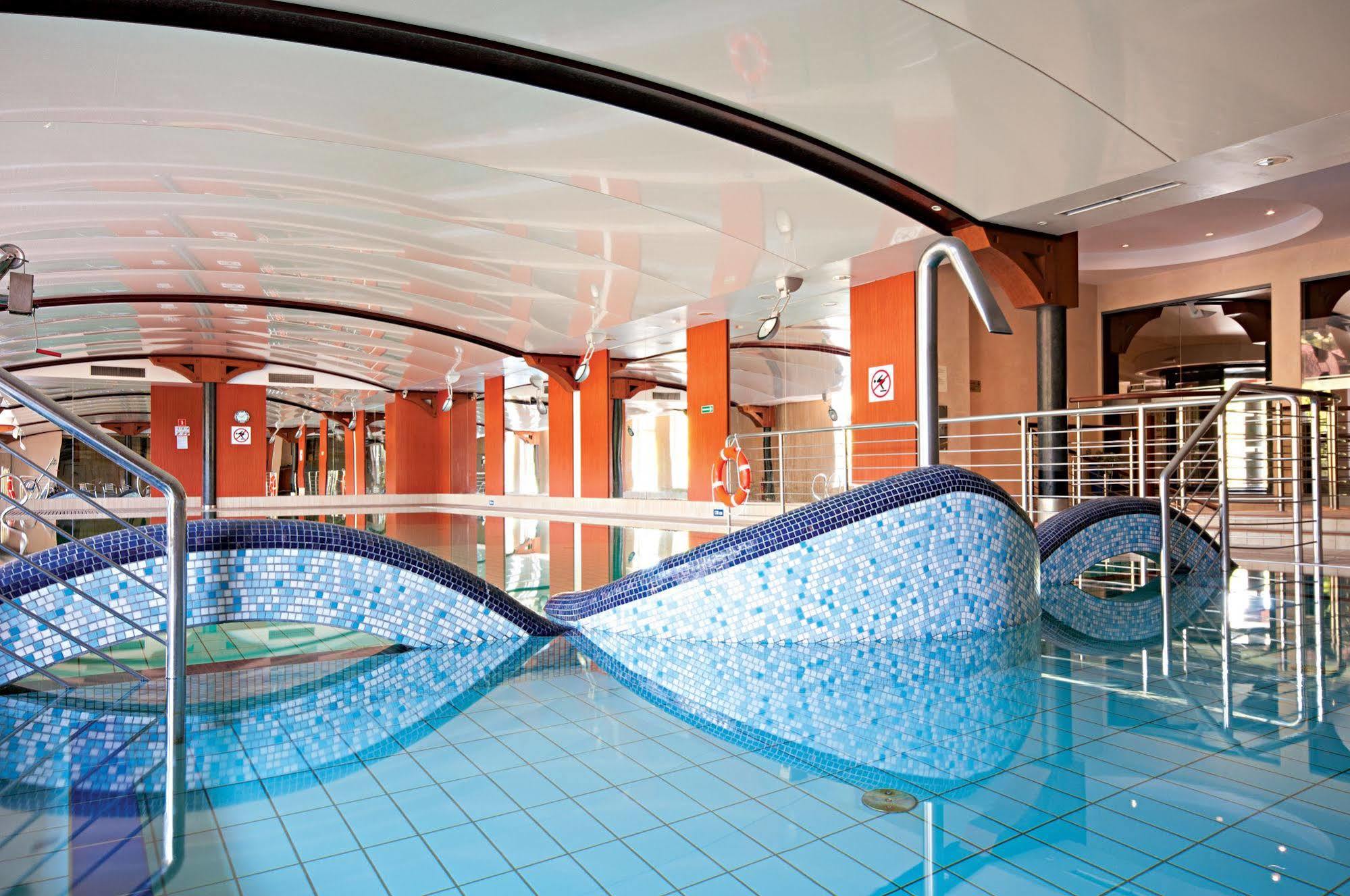 Leba Hotel & Spa מראה חיצוני תמונה